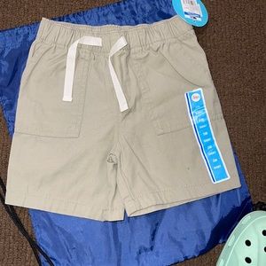 NWT baby boys size 24 month shorts